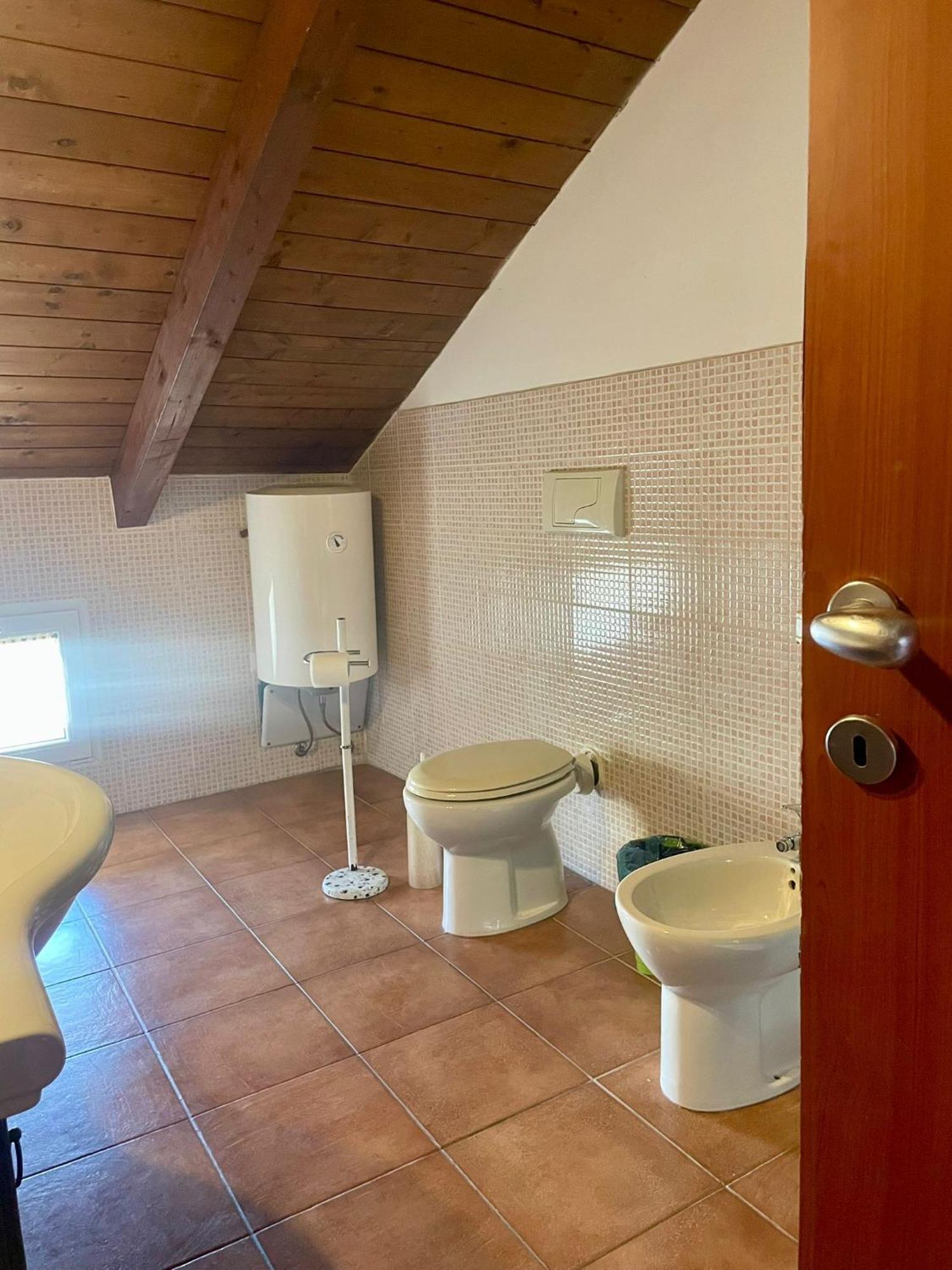 Loft - 2 Bedrooms Kitchen & Bathroom *